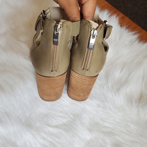 Marc Fisher Block Heels Size 6.5 - Picture 4 of 7